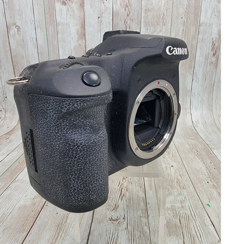 Canon EOS 50D 15.1 MP Digital SLR Camera Body Only W/Battery's & Charger Works